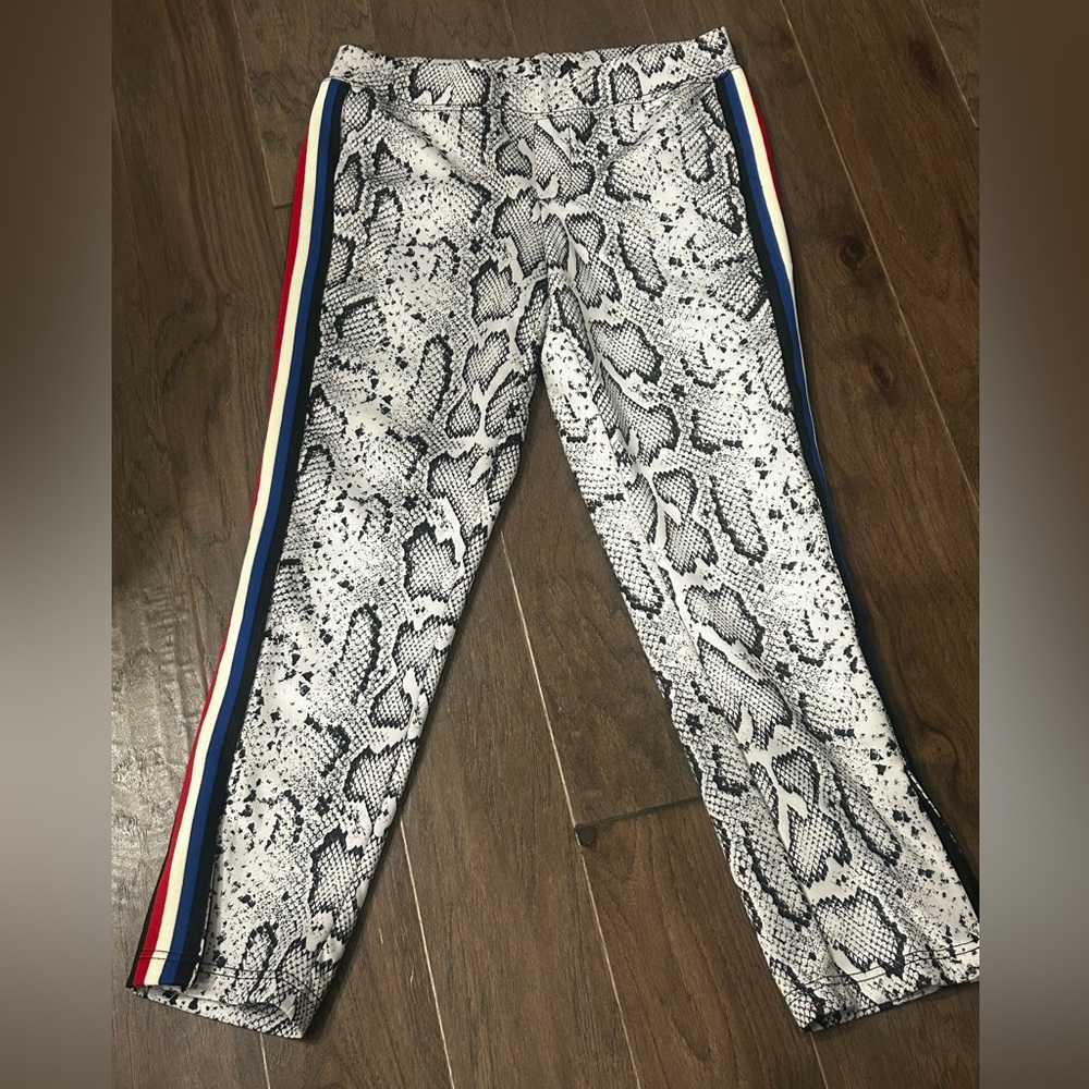 Pam & Gela Snakskin print Small Pants. Side stripes. zipper ankle